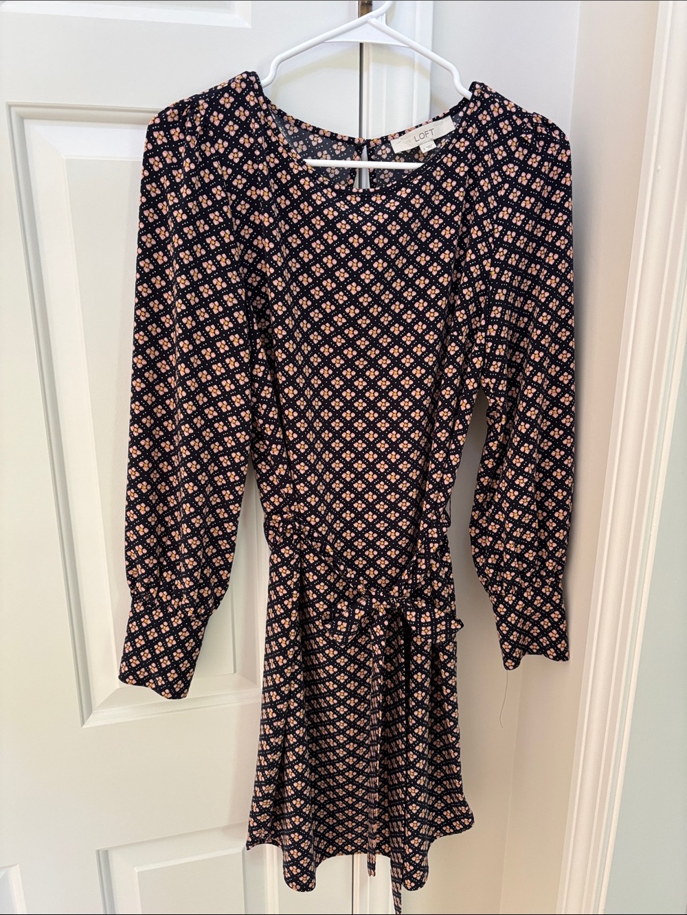 LOFT Navy and Pink Printed Long Sleeve Tie-Waist Dress. Size S